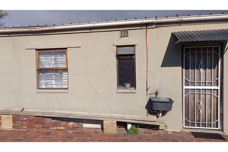 10 Bedroom Property for Sale in Maitland Western Cape